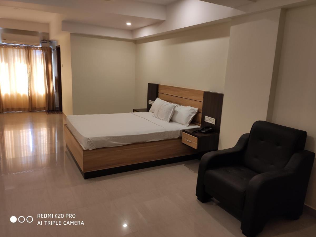Hotel Sree Gokulam Apartments Guruvāyūr Eksteriør billede