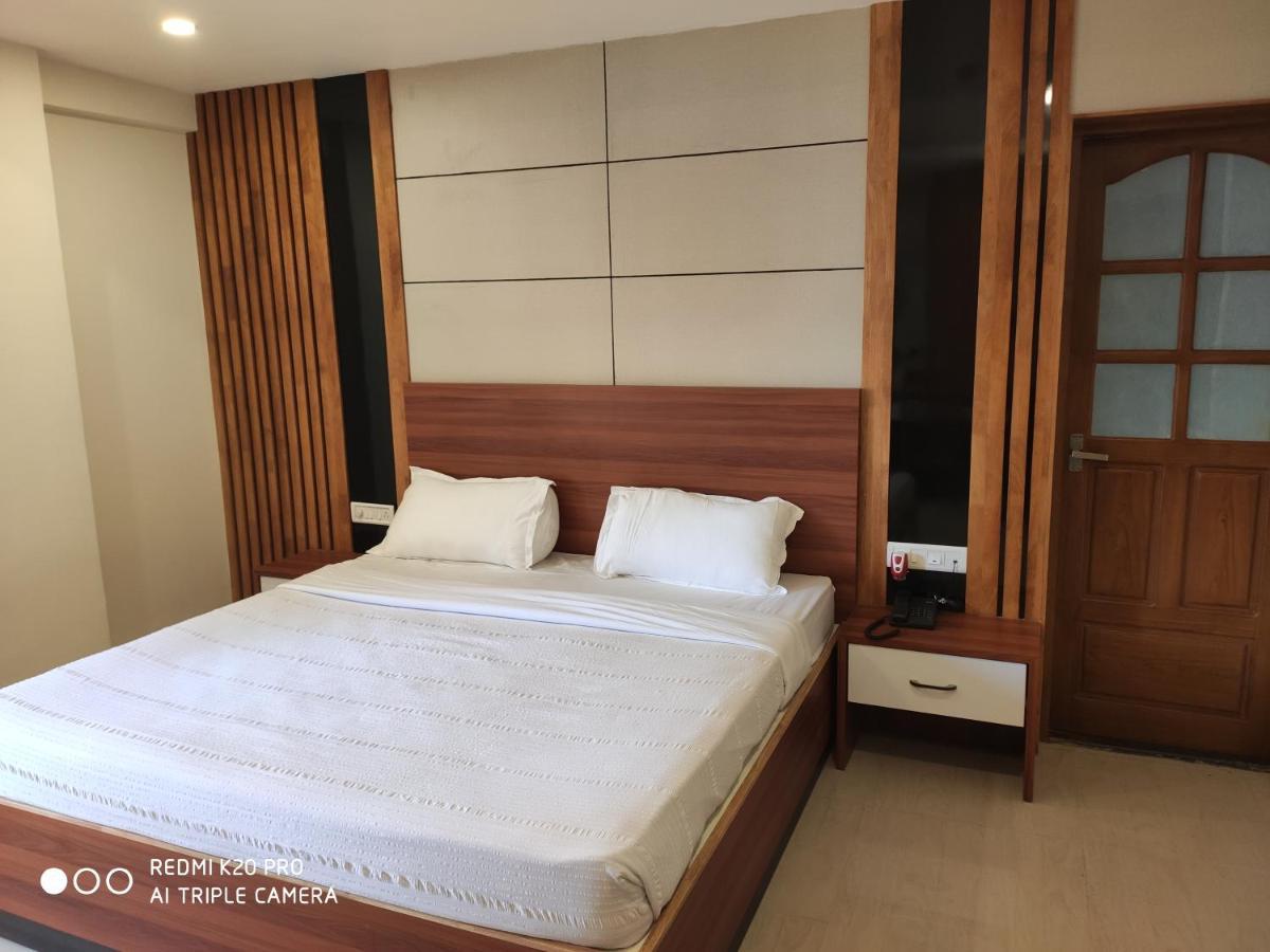 Hotel Sree Gokulam Apartments Guruvāyūr Eksteriør billede