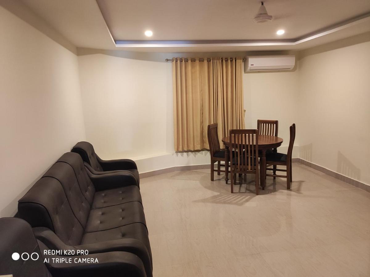 Hotel Sree Gokulam Apartments Guruvāyūr Eksteriør billede