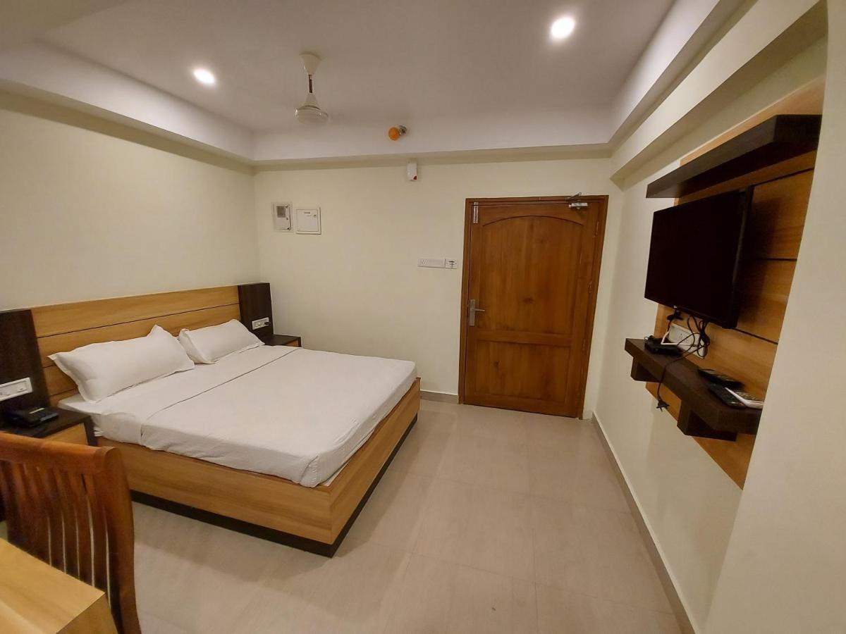 Hotel Sree Gokulam Apartments Guruvāyūr Eksteriør billede